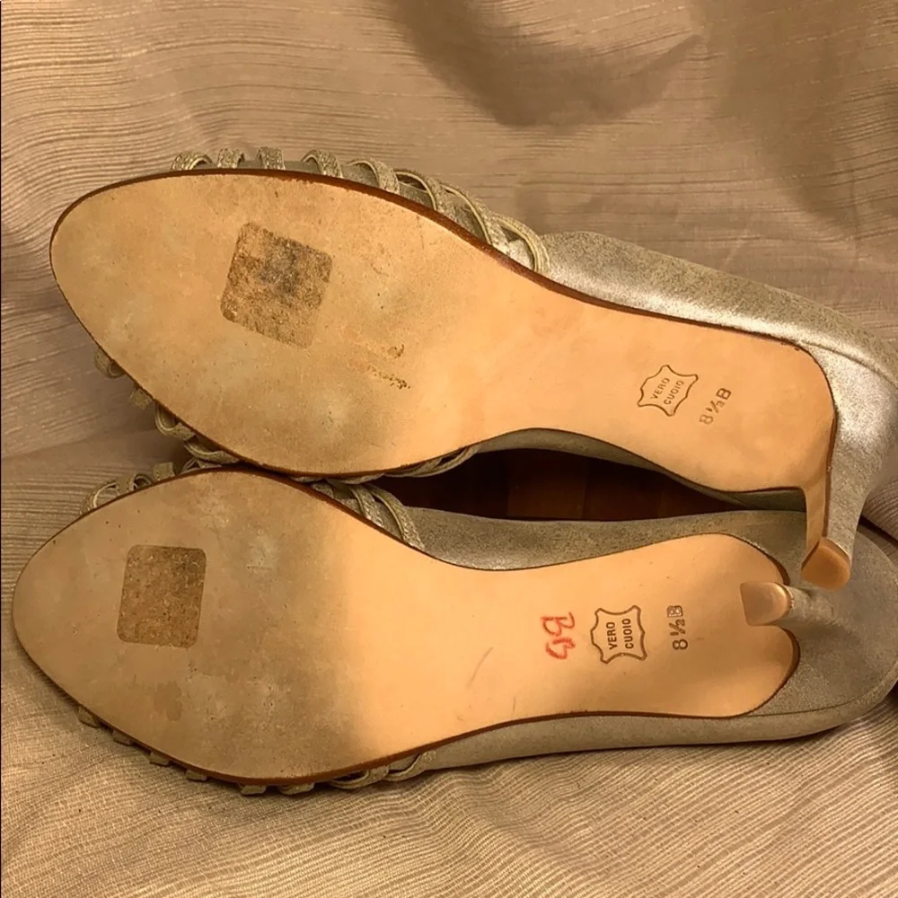 TALBOTS worn once 8.5B leather 3.5”heels 0.5”platf